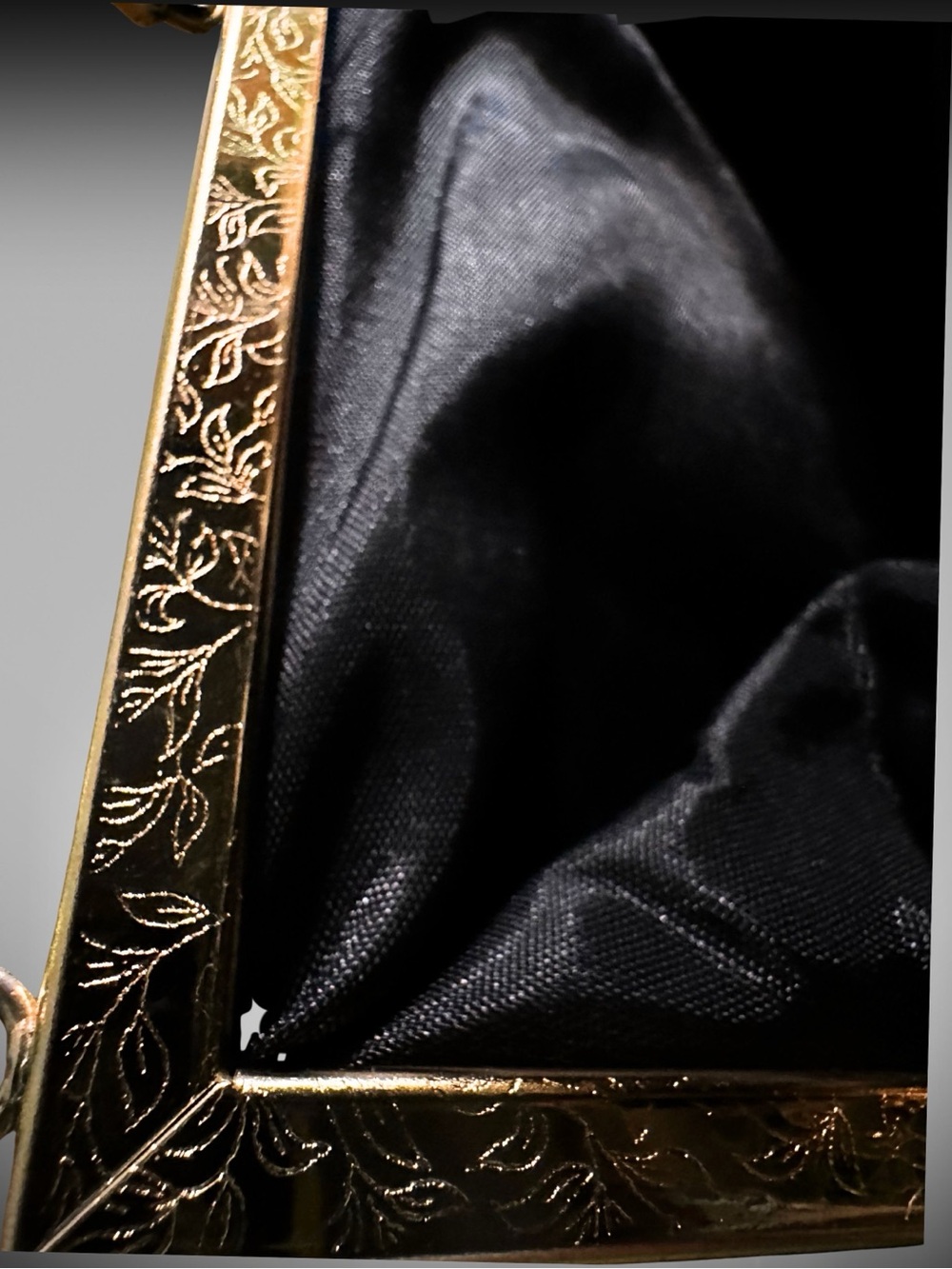 Elegant Vintage Black Embroidered Clutch with Gold Frame - Picture 6 of 9